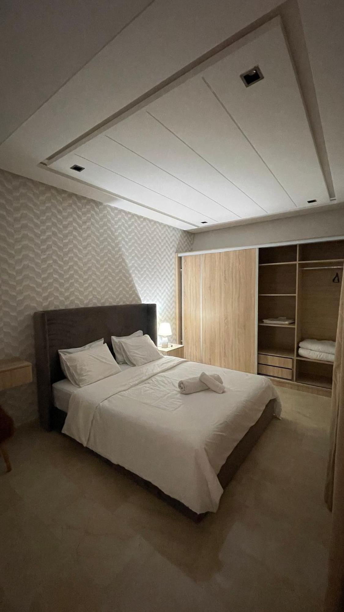 Luxurious Near Sea *